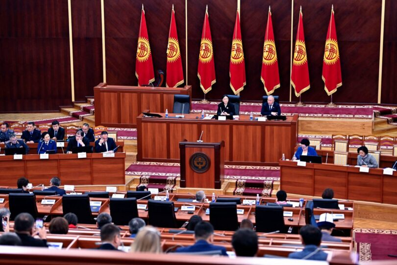 Парламентские выборы в Кыргызстане: в депутаты рвутся представители деструктивных сил