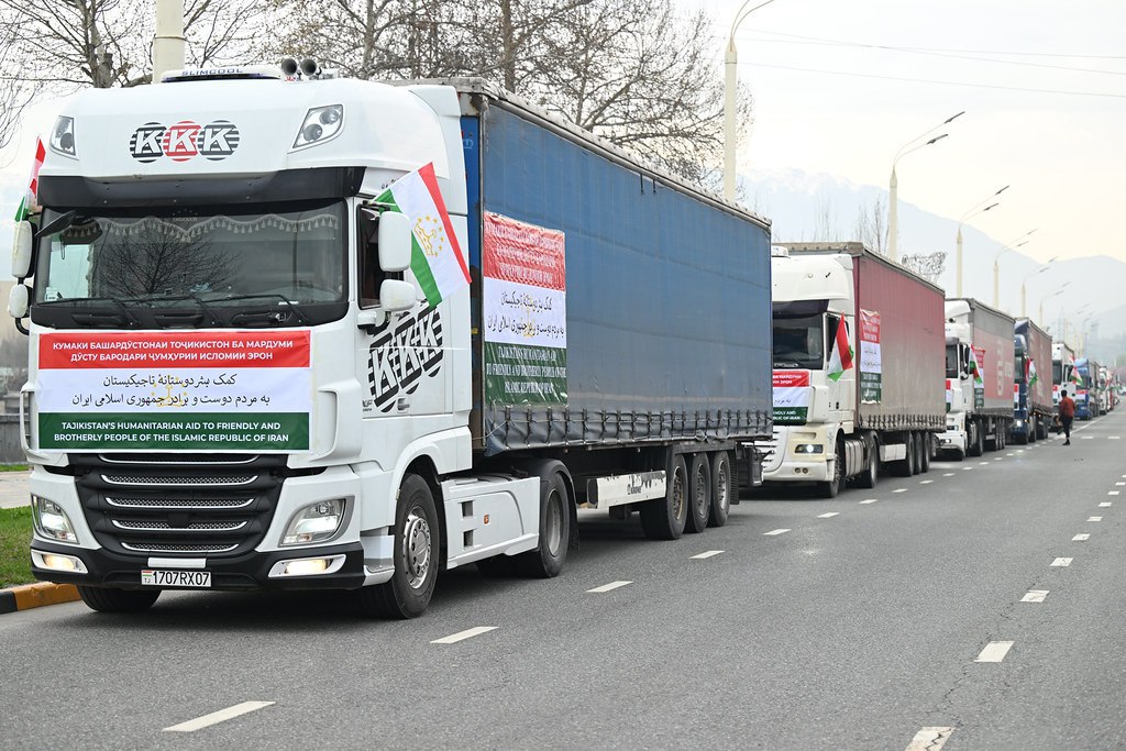 Таджикистан направил в Иран более 3,6 тыс. тонн гуманитарной помощи