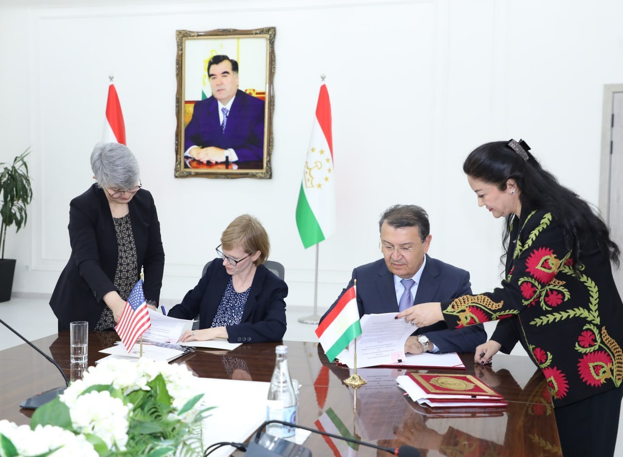 Таджикистан и США подписали соглашение о сотрудничестве в сфере здравоохранения на $78 млн