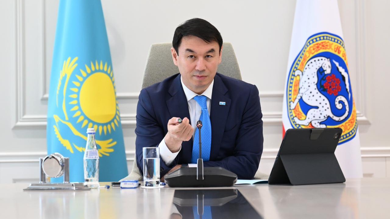 Региональные бюджеты Казахстана: кто сколько тратит на содержание аппаратов акимов