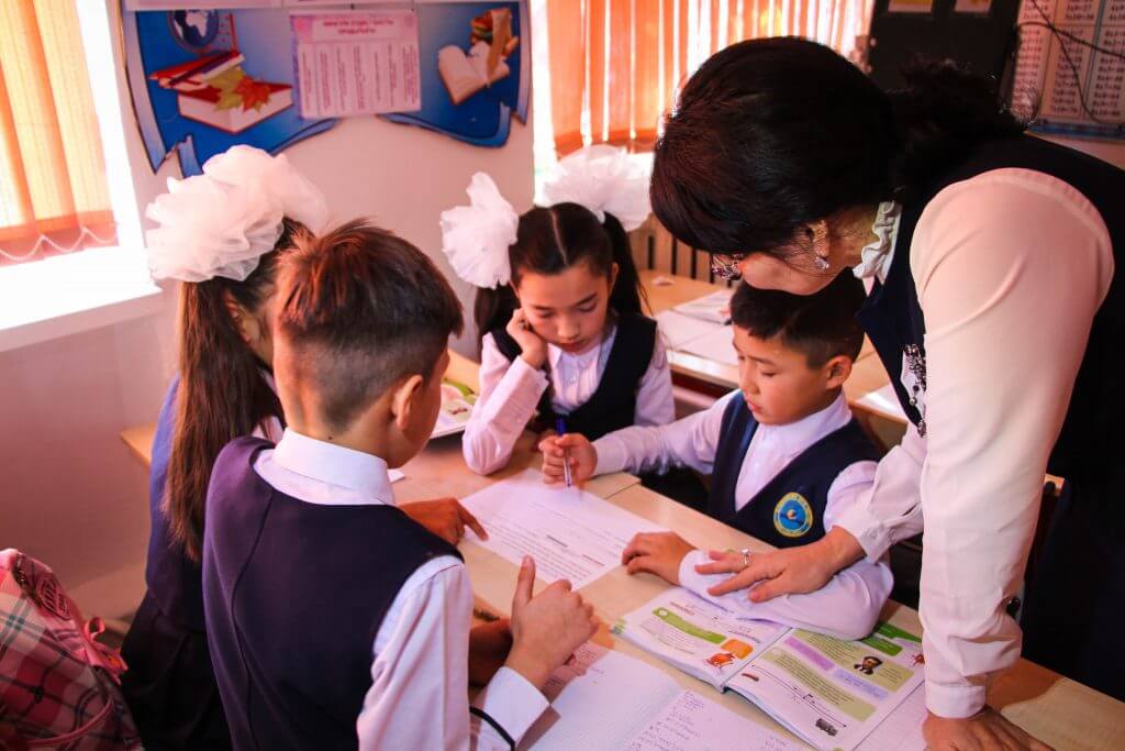 Образование в Кыргызстане: «Дом рушится, а сверху покупают новые занавески»