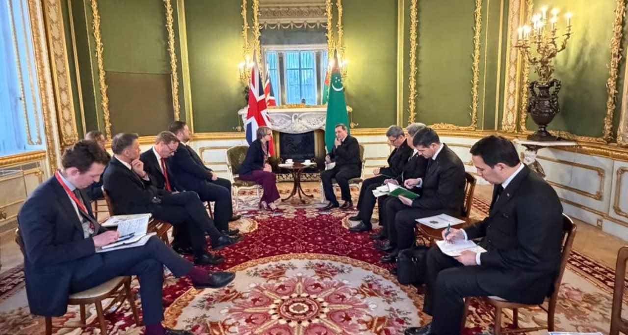 Британия укрепляет влияние в Центральной Азии через партнерство с Туркменистаном