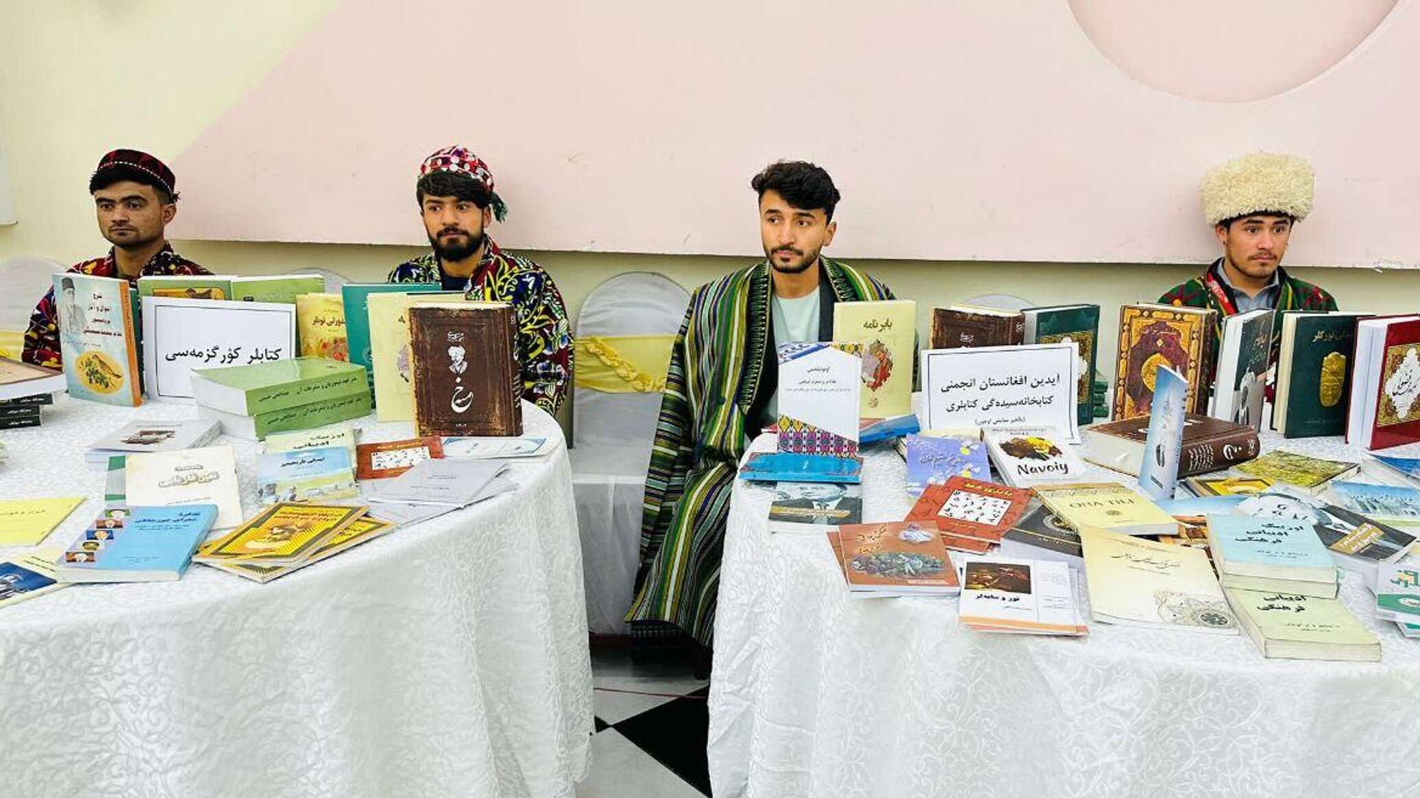 Мягкая дипломатия: как Ташкент отстаивает права узбекского языка в Афганистане?