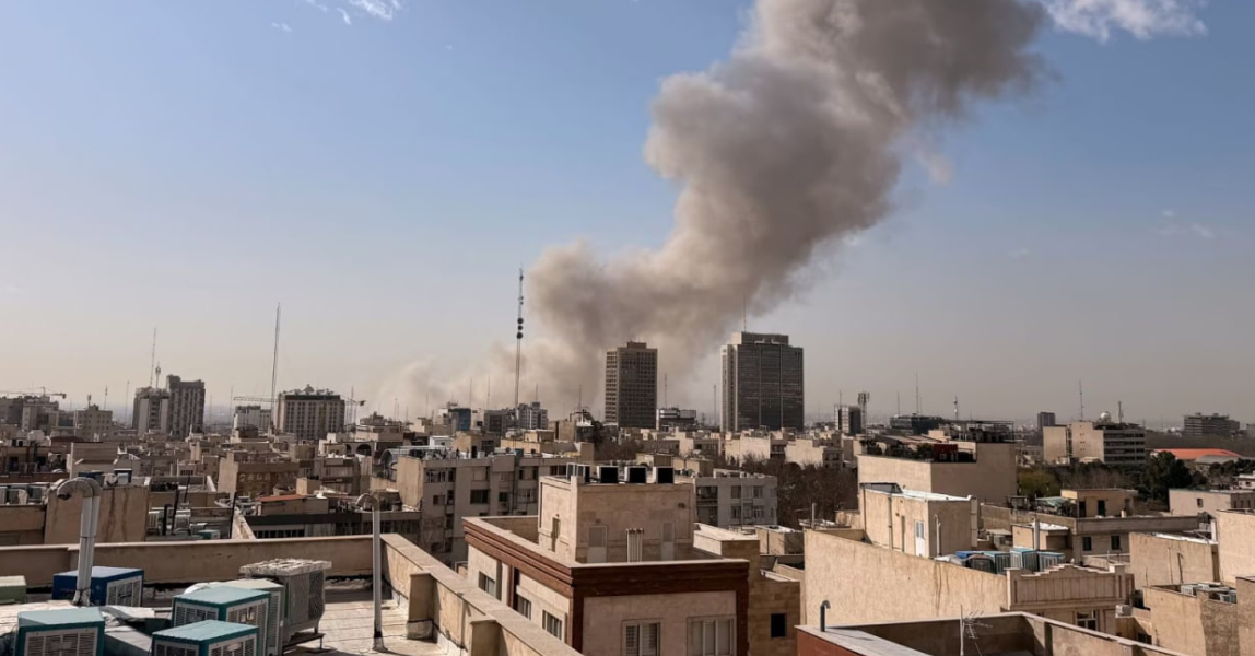 США начали масштабную операцию против Ирана, Тегеран нанес ответные удары по базам в регионе